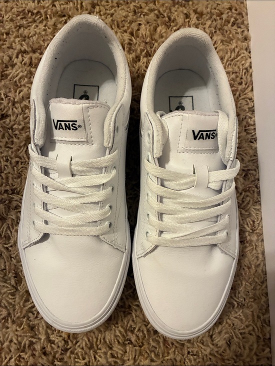 Vans Shoes - Vans White Low-Top Leather Sneakers Women’s Size 8 Excellent Condition